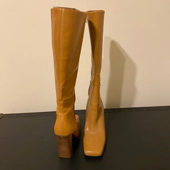 Diba Elegant Tan Knee-High Women's Size 8M Leather Square Toe Boots w/4” Heel - Picture 7 of 16